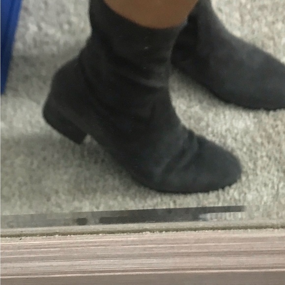 Stuart Weiztmsn Gray Suede Booties sz 10 - Picture 4 of 5